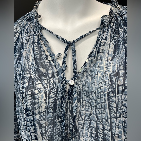 Sheer blouse. Size Small. - Picture 3 of 4